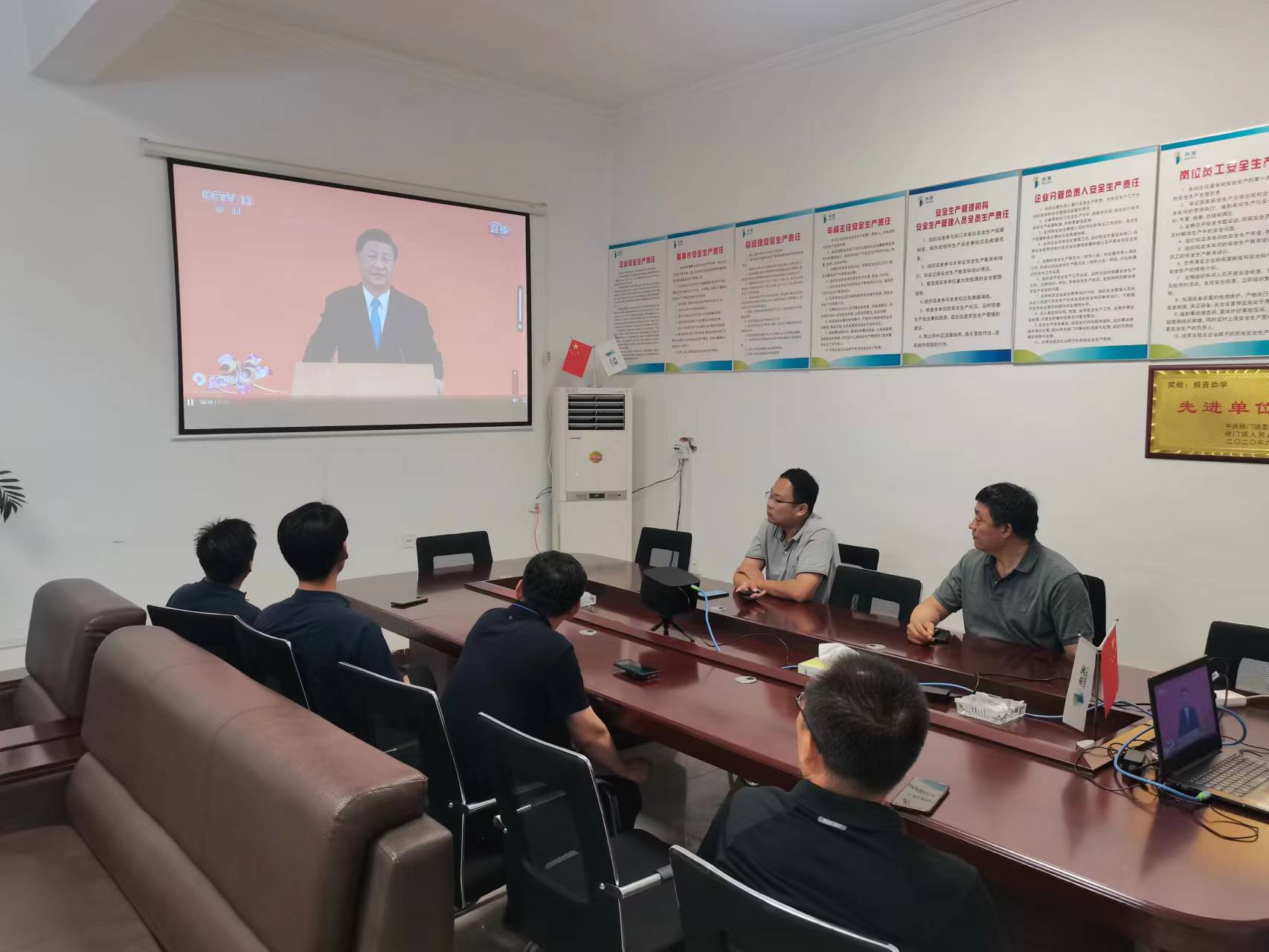 1656662590660280.jpg 2eff3a62dfcf273a4c2bf30bdaddcc1.jpg